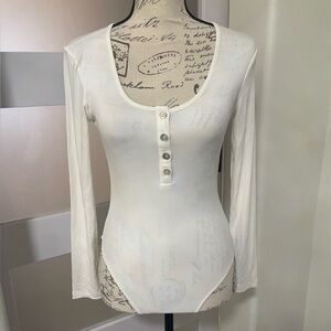 Mango Cream Scoop Neck Long Sleeve Bodysuit